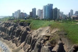 Steilküste in Miraflores, Lima