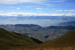 Aussicht vom Pichincha auf Quito, Ecuador